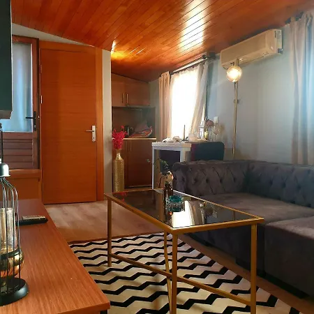 Eliz Suites *